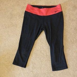 Nike athletic capri leggings